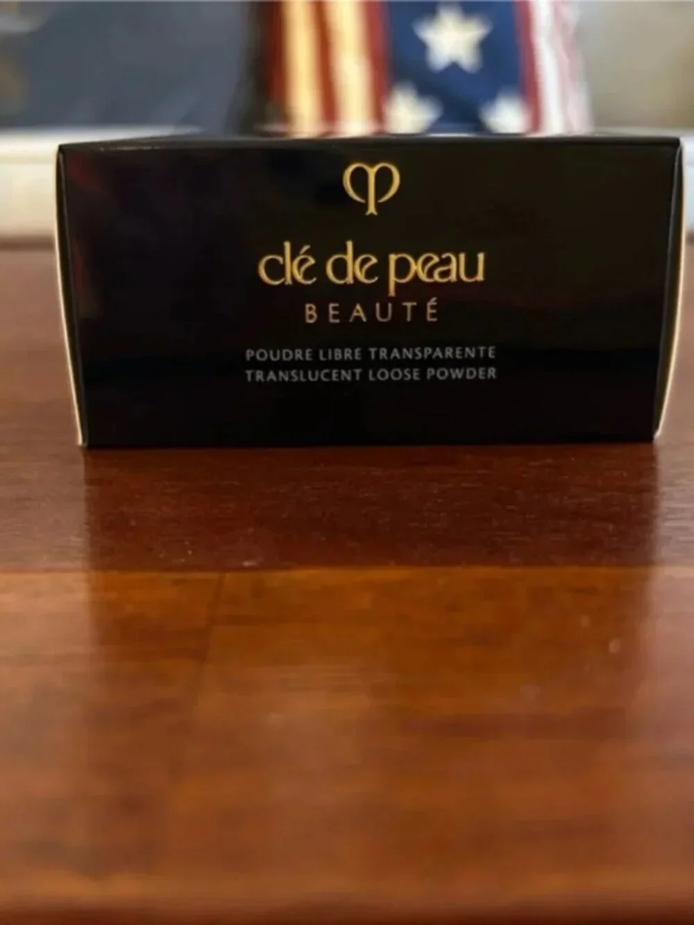 Clé de Peau Beauté Translucent Loose Powder